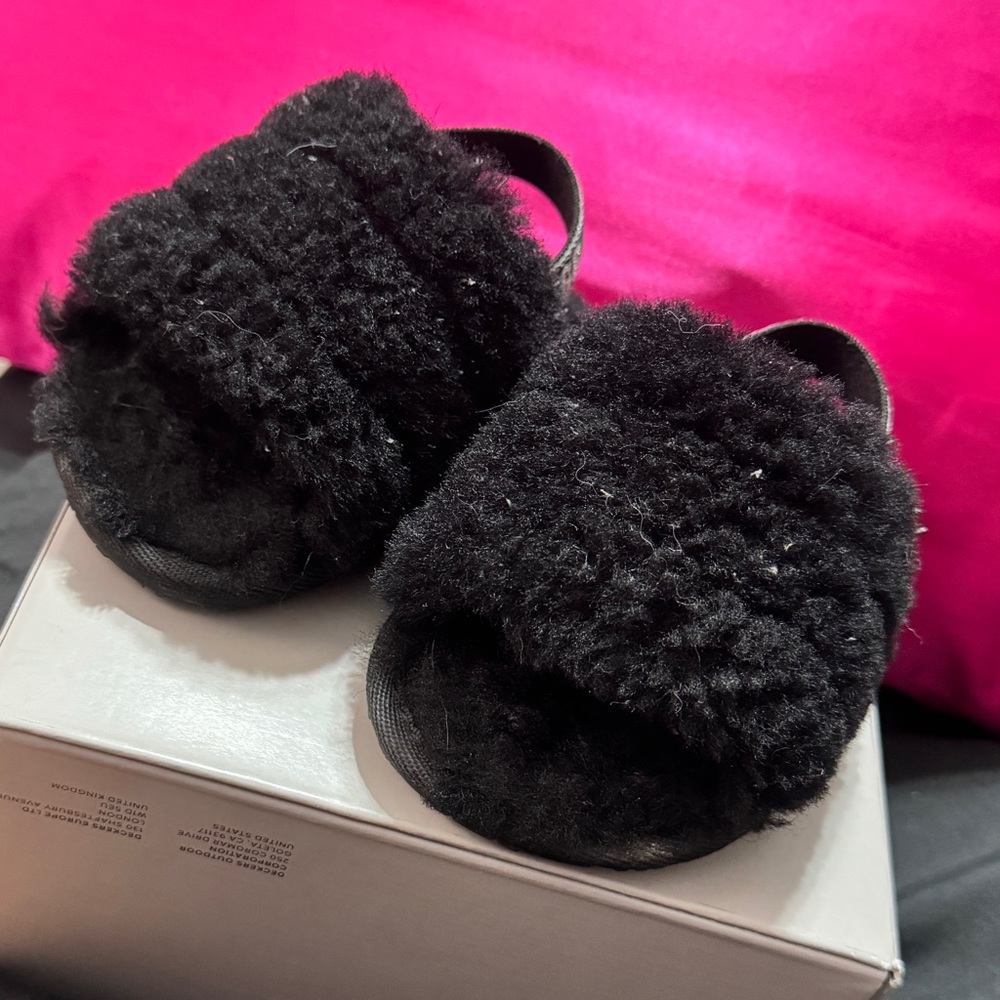 UGG Fluff Yeah Metallic Sparkle Slippers size 4-5
